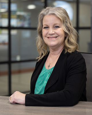Jeanette Troyer headshot